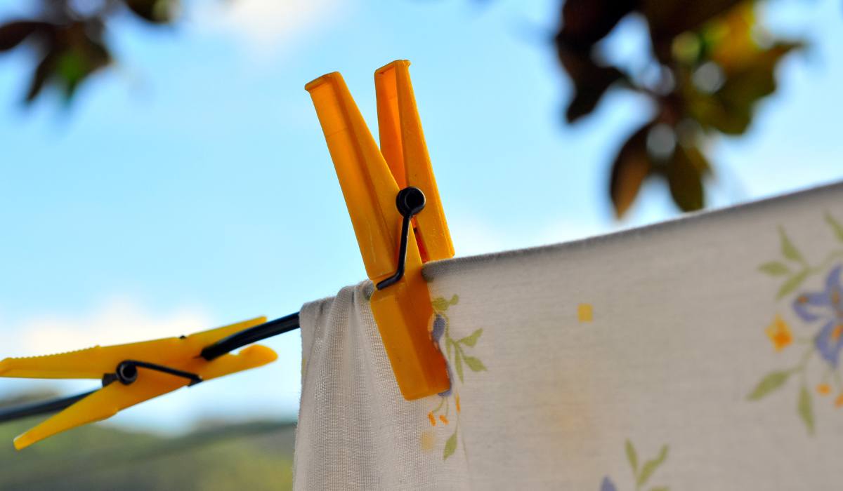 Como secar roupas brancas corretamente